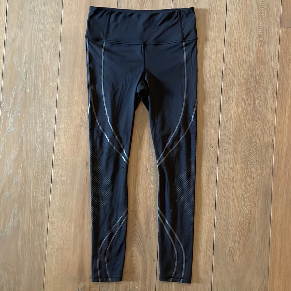 NWOT Athleta Black Leggings With Mesh Detail- size S